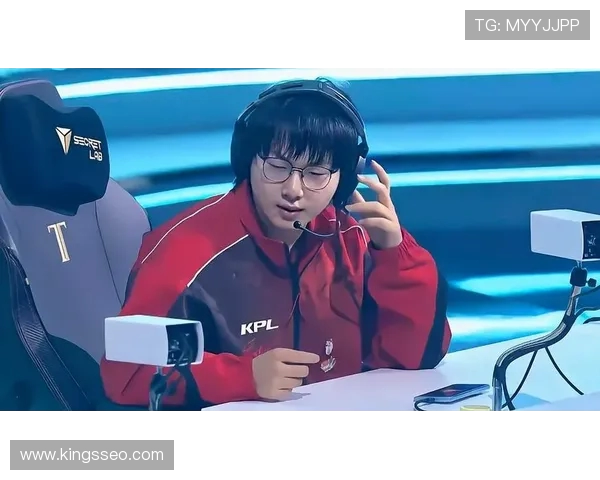 九尾揭示Fly在AG的身材变化：成都生活让他从胖到不胖的运动秘诀