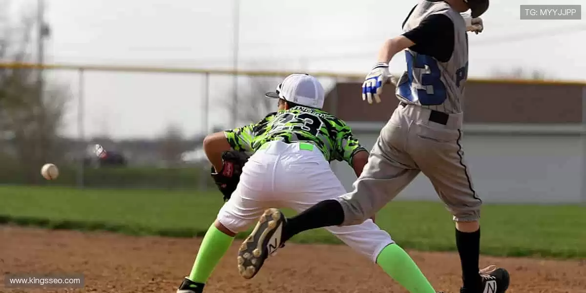 📱实时弹幕，全球球迷在线狂欢！💬